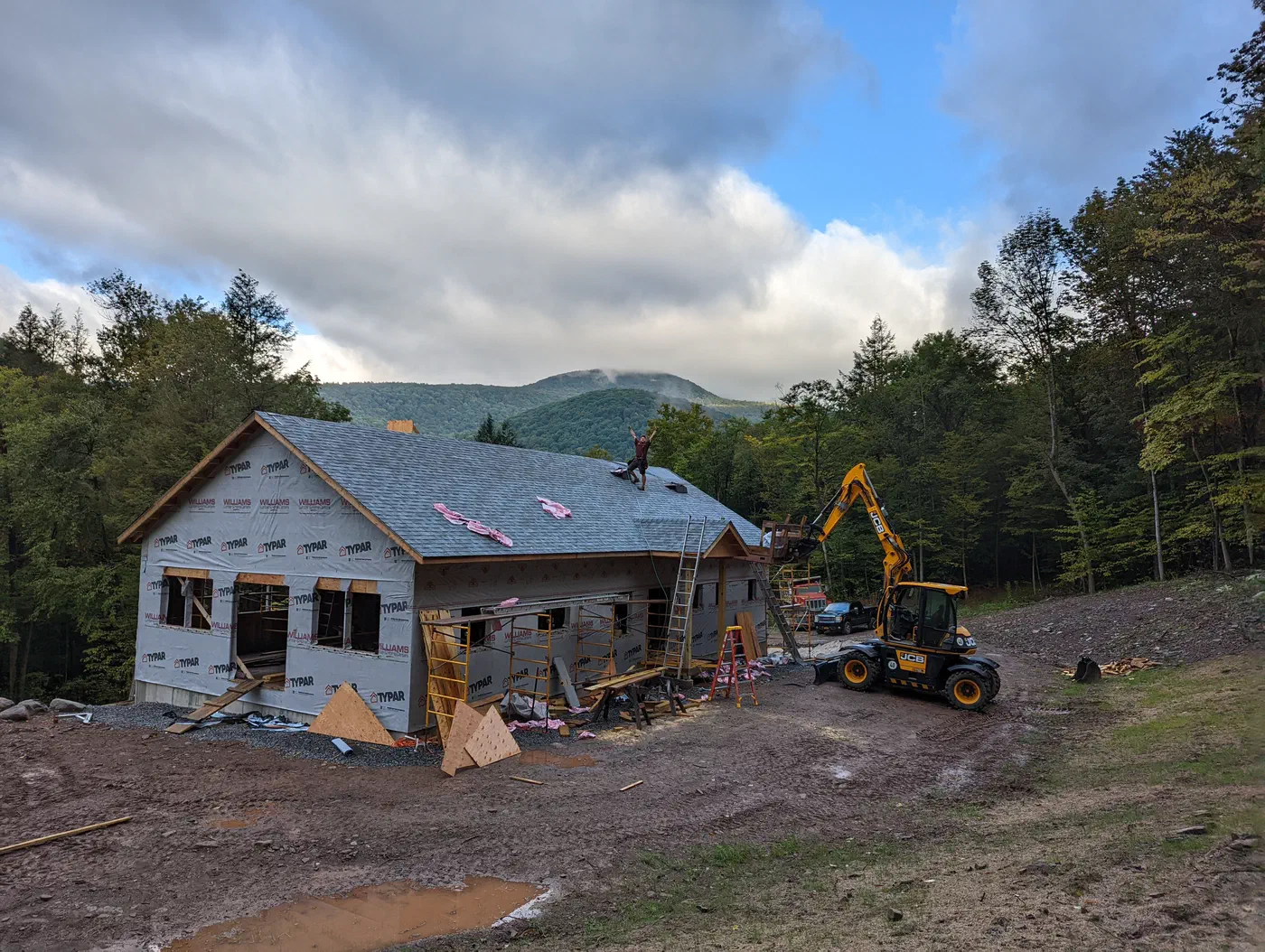 Roofing a new home below the mountains